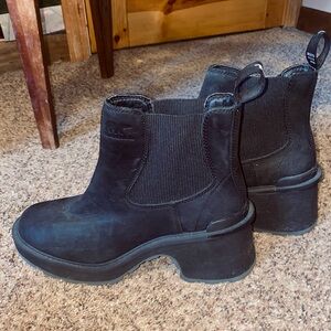 Sorel black heeled boots
